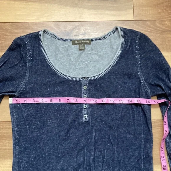Tommy Bahama blue burnout lightweight henley sweater. Size S - Picture 3 of 6